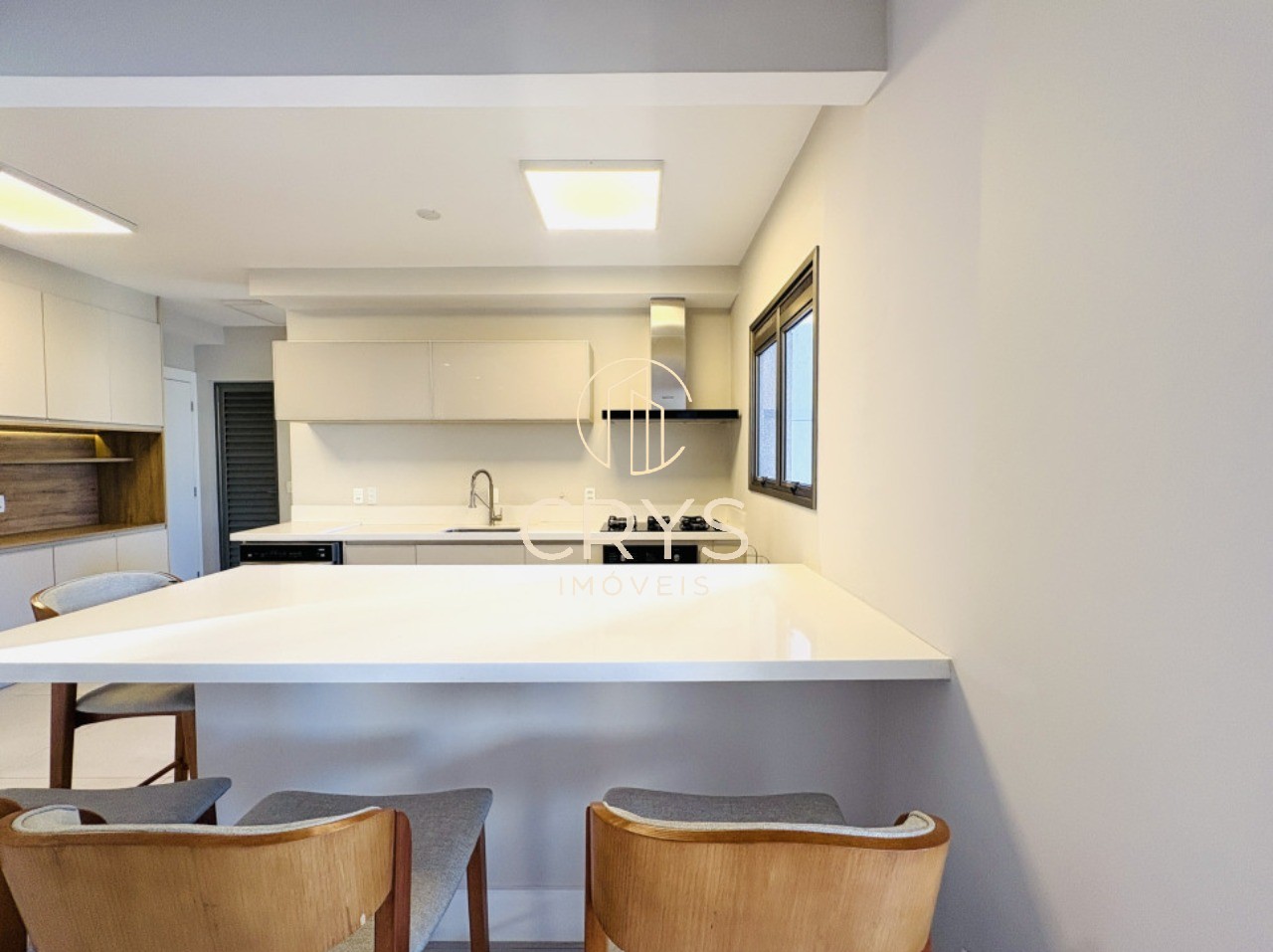 Apartamento para alugar com 3 quartos, 150m² - Foto 2
