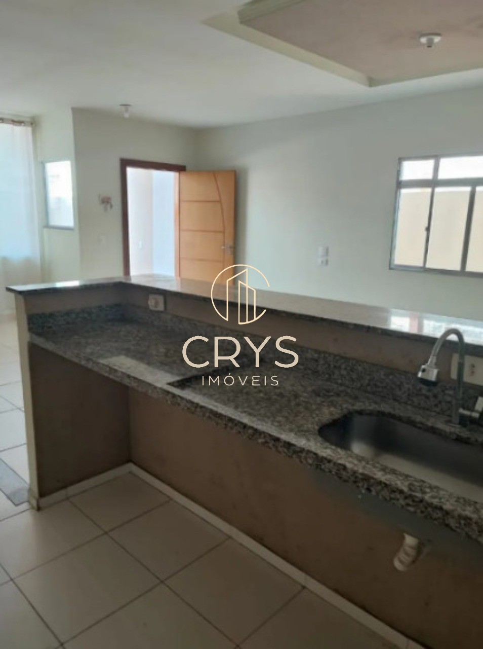 Casa à venda com 4 quartos, 100m² - Foto 3