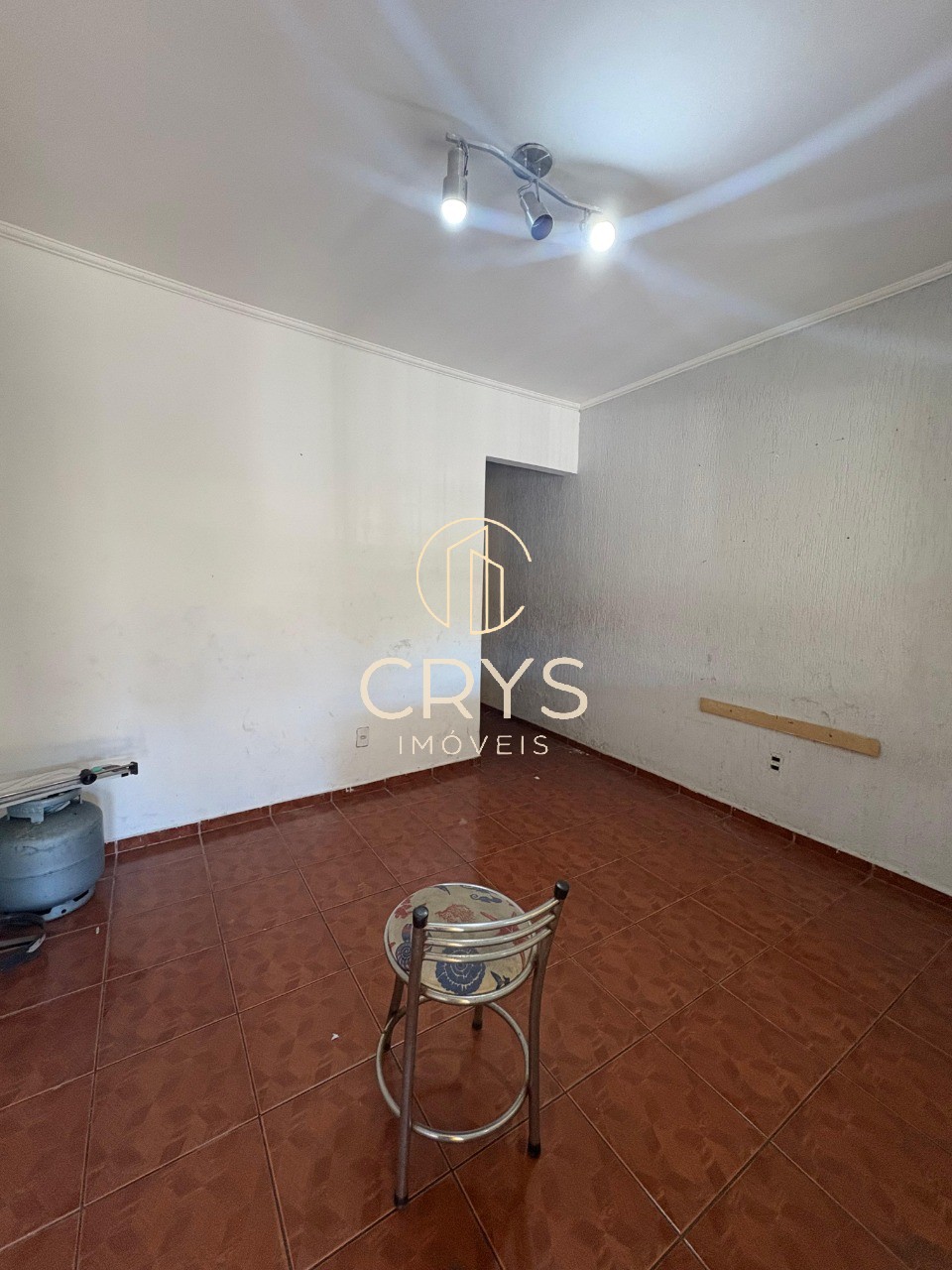 Casa para alugar com 2 quartos, 100m² - Foto 2