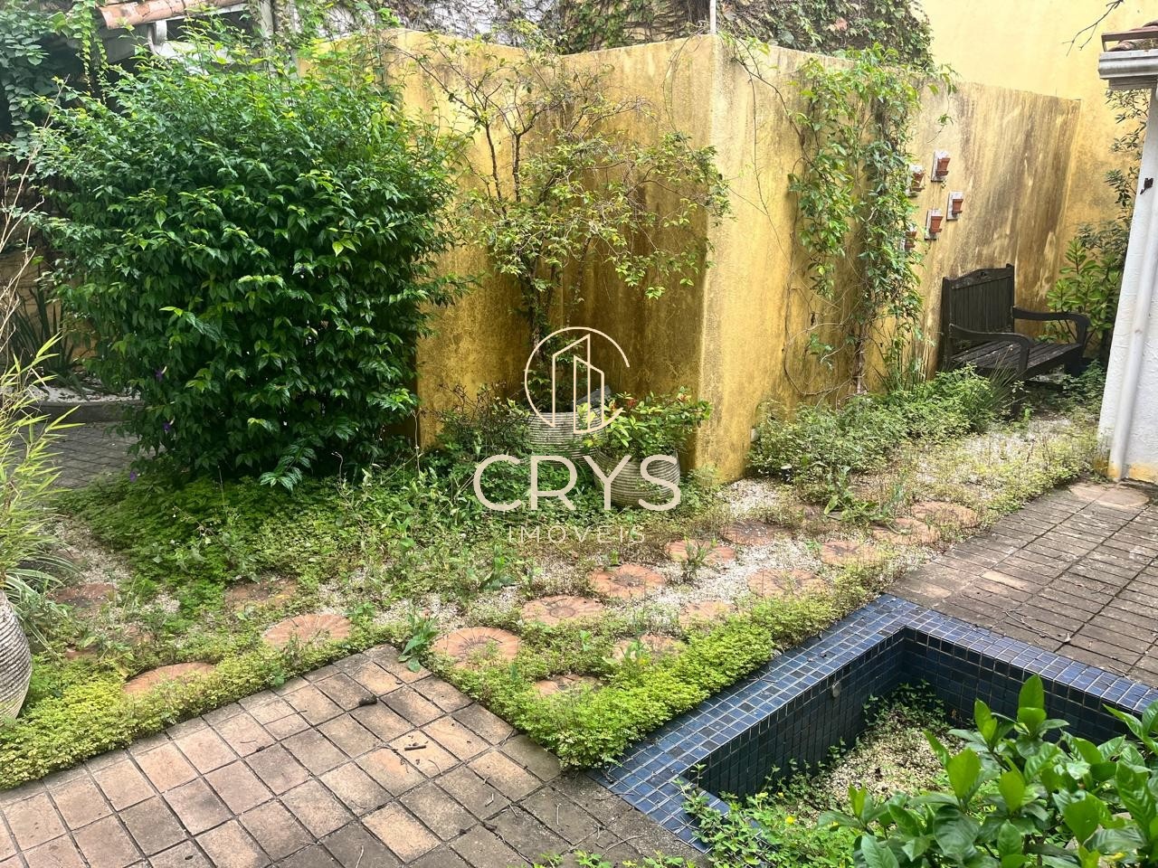 Casa para alugar com 4 quartos, 400m² - Foto 2