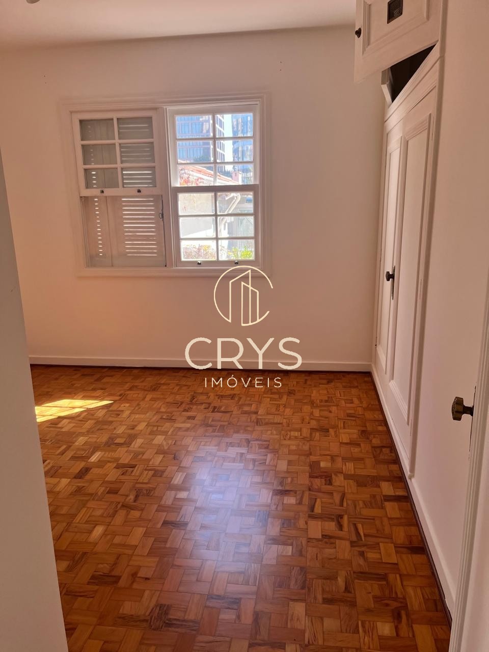Casa para alugar com 4 quartos, 400m² - Foto 8