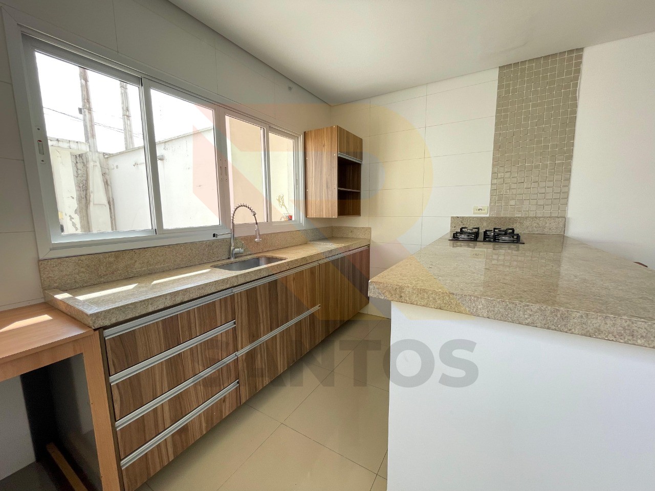 Casa, 3 quartos, 135 m² - Foto 1