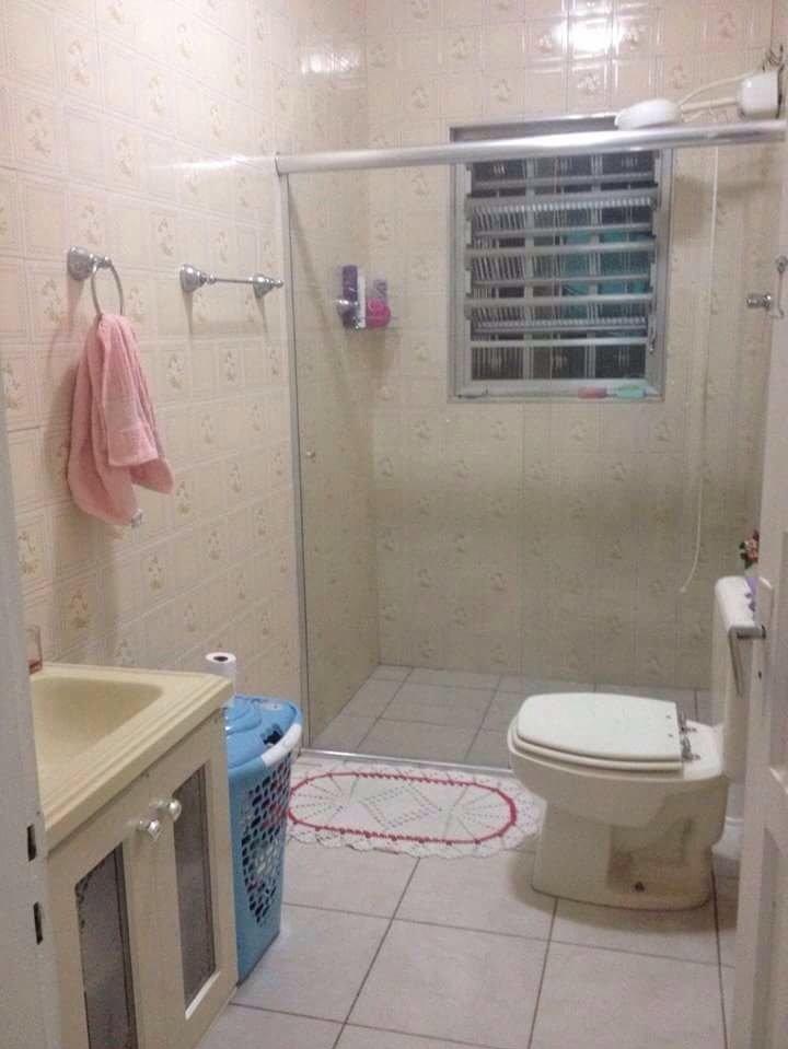 Excelente casa Térrea com edícula completa nos fundos,140 metros de área construída.