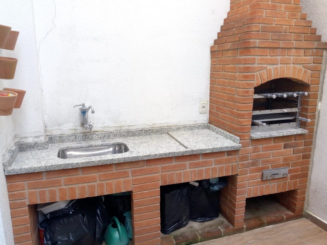 Excelente sobrado na Vila Alpina com 03 dormitórios sendo uma suíte