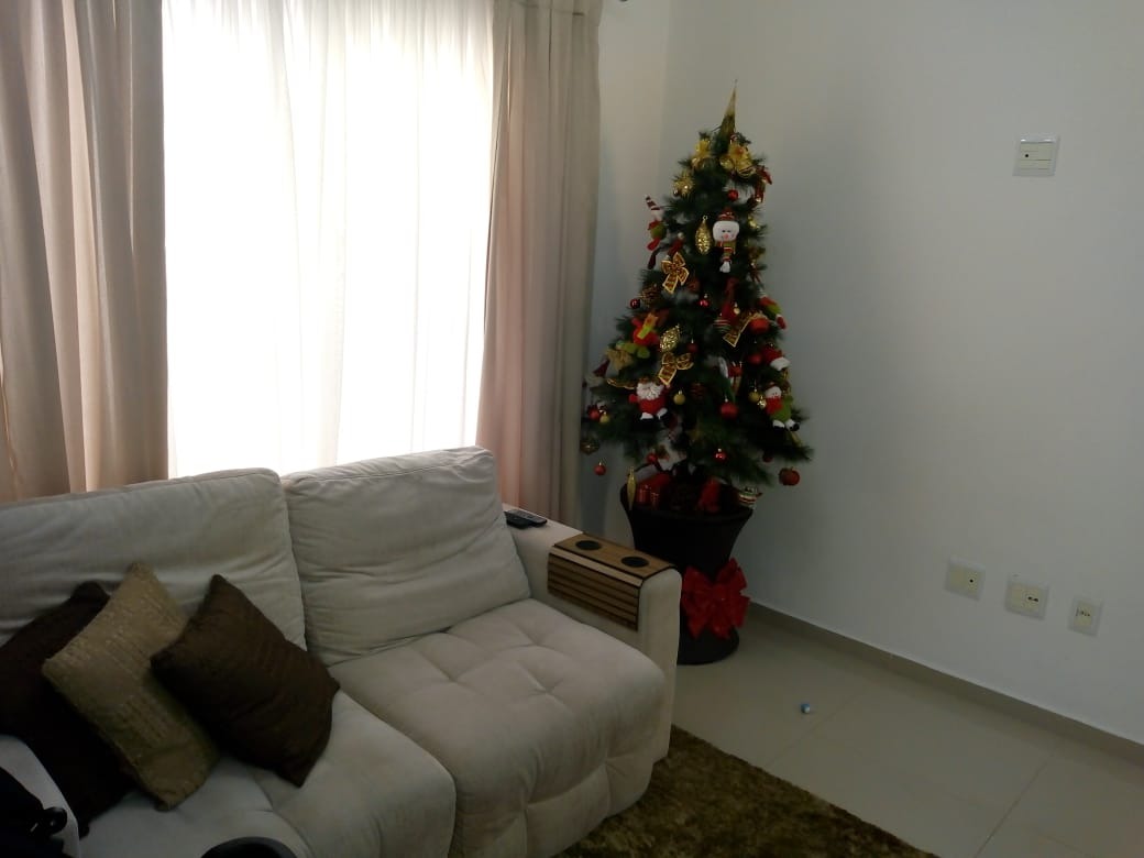 Excelente sobrado na Vila Alpina com 03 dormitórios sendo uma suíte