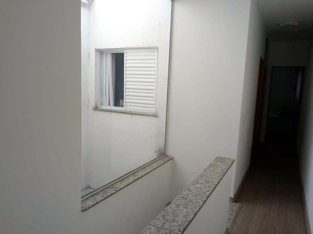 Excelente sobrado na Vila Alpina com 03 dormitórios sendo uma suíte