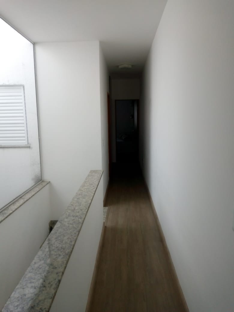 Excelente sobrado na Vila Alpina com 03 dormitórios sendo uma suíte