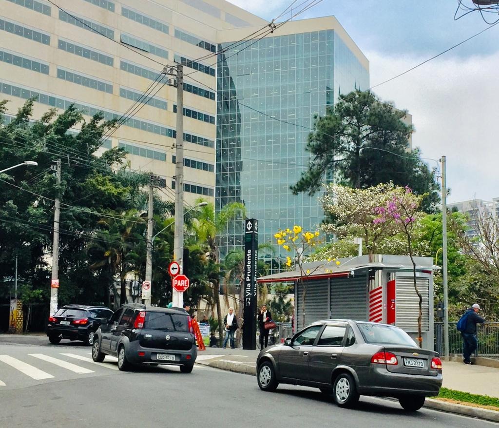 Sobrado comercial - frente ao metrô vila prudente - e uninove