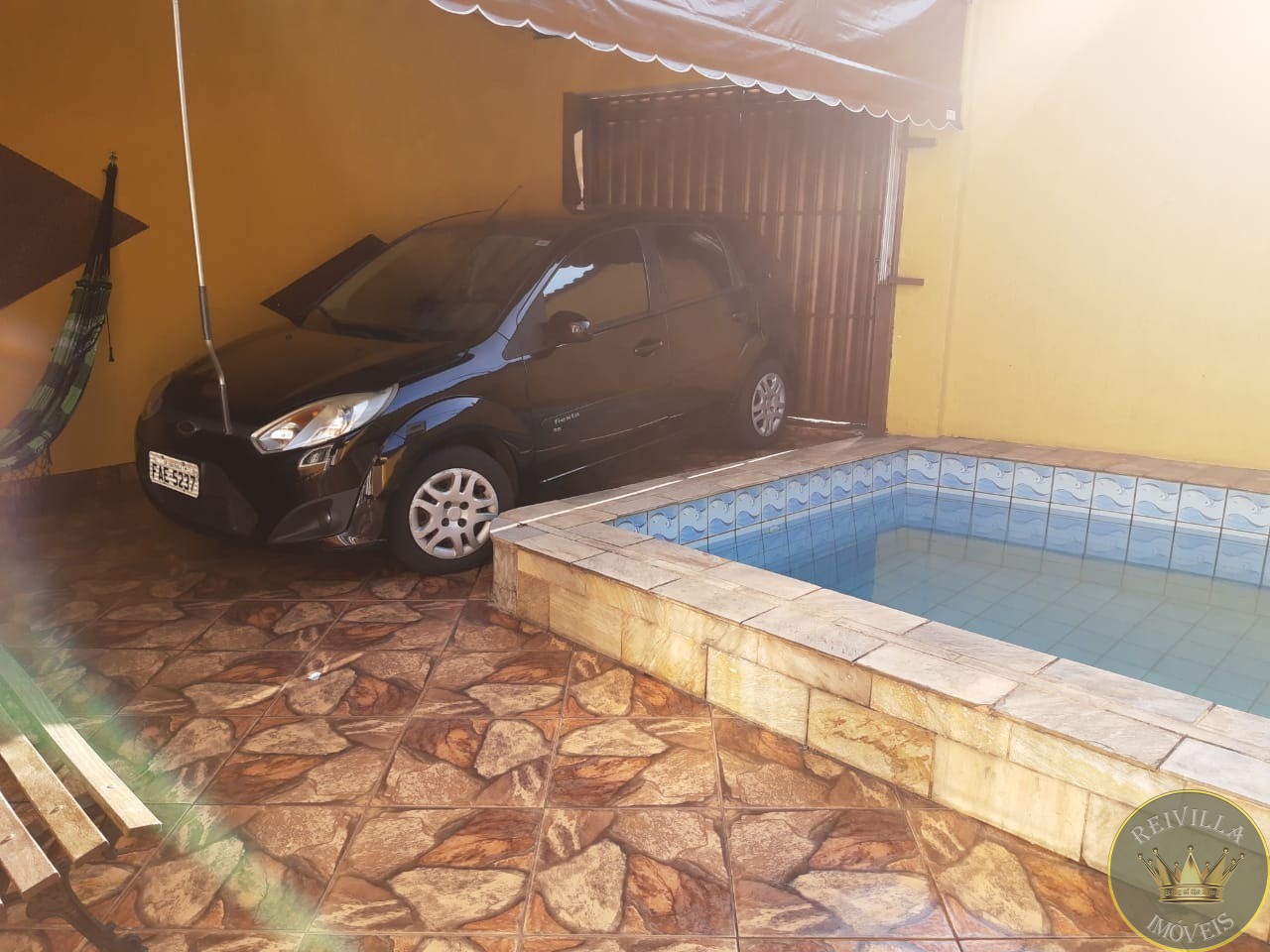 Casa Térrea de esquina Com Piscina Vila Industrial
