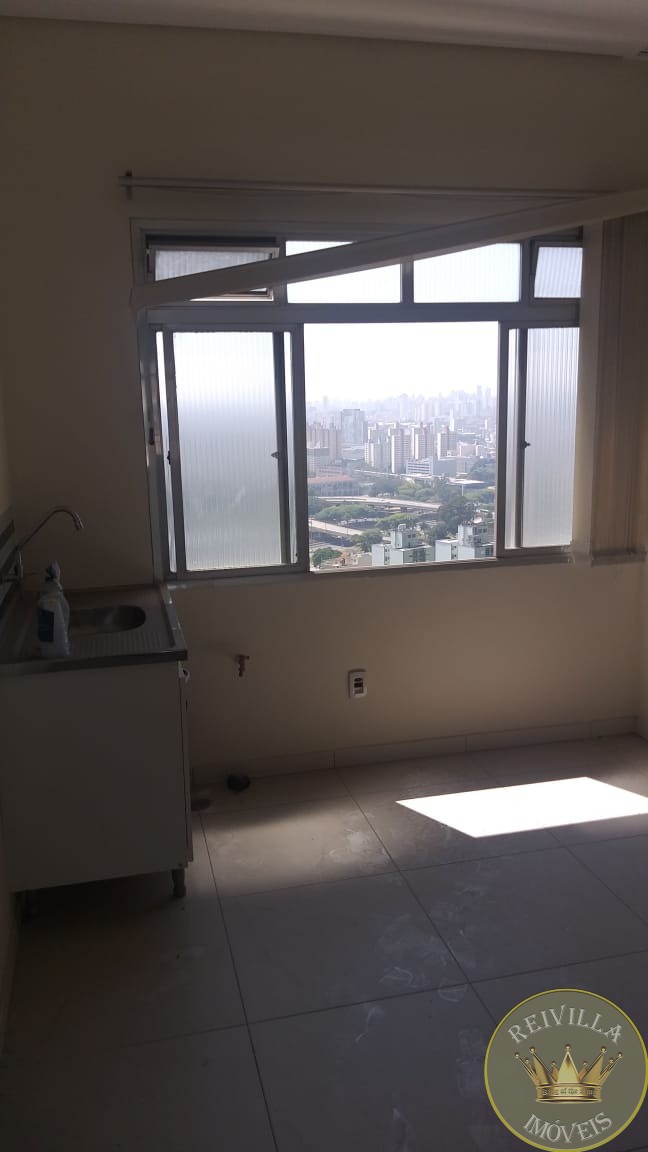 OPORTUNIDADE Andar inteiro de Conjunto Comercial com 352 mts e 14 salas no Centro :
