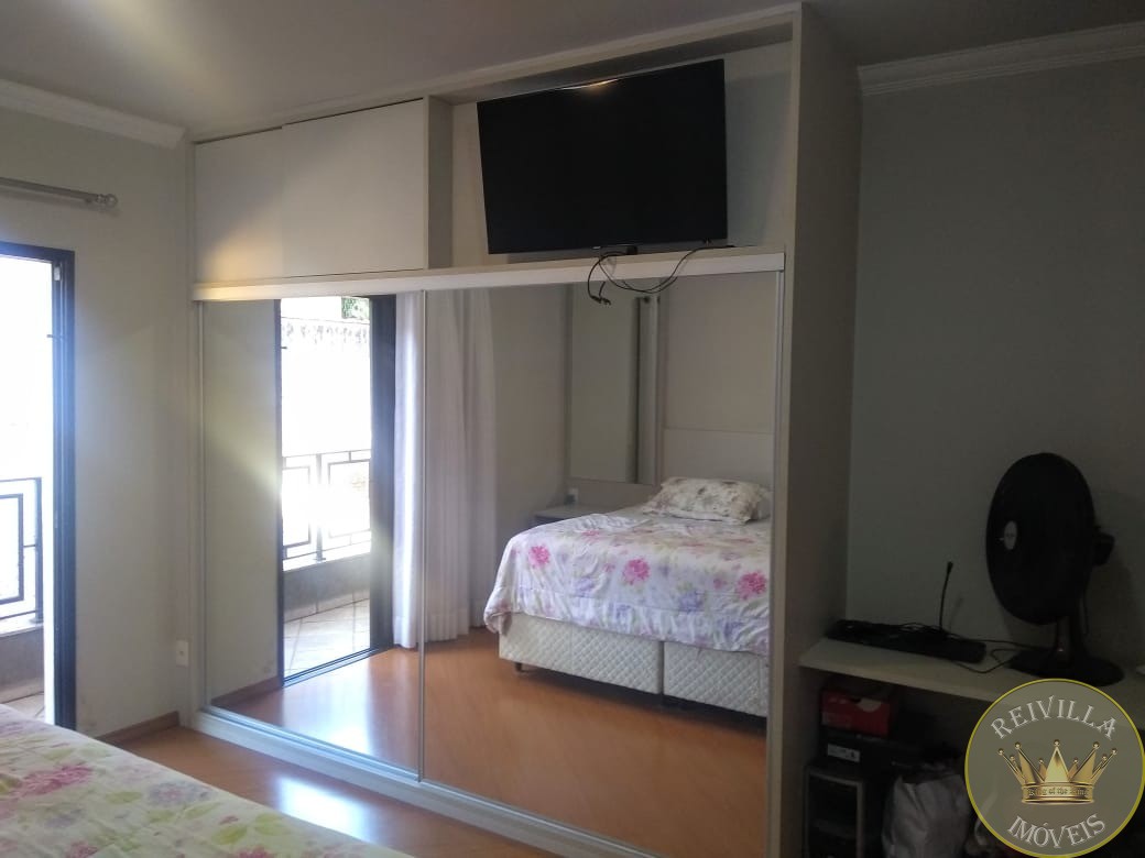 EXCELENTE SOBRADO com 346 m² de Área construída- JARDIM DA FIGUEIRA!!!