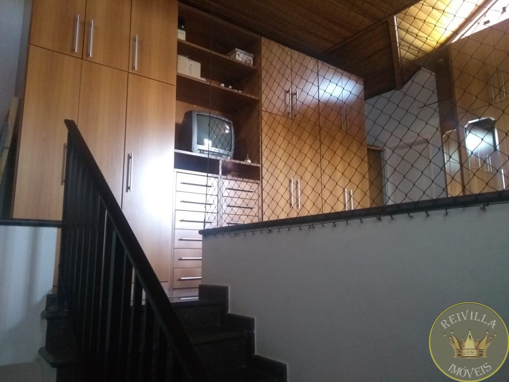EXCELENTE SOBRADO com 346 m² de Área construída- JARDIM DA FIGUEIRA!!!