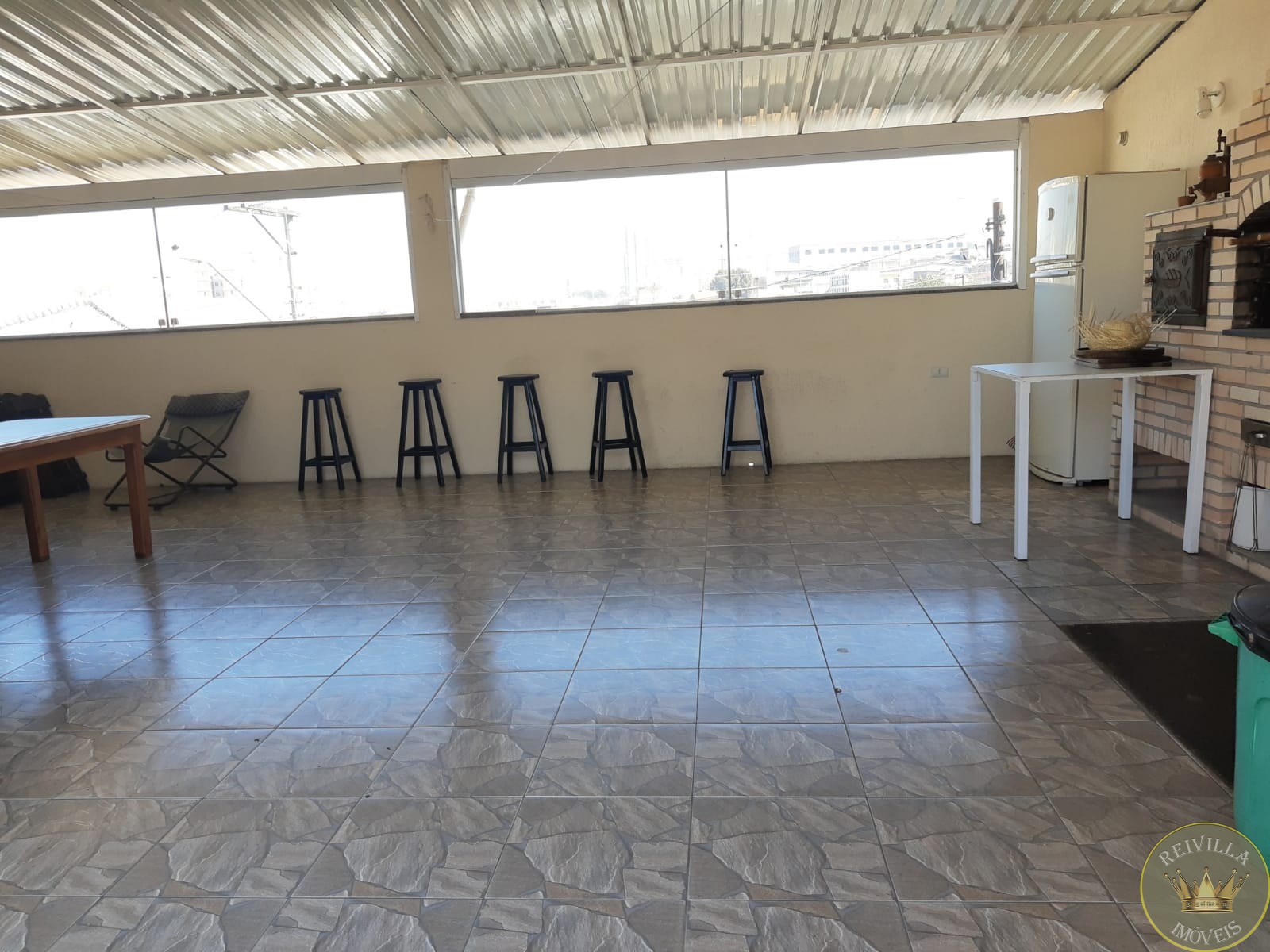 Excelente casa para venda com entradas pelas ruas da frente 