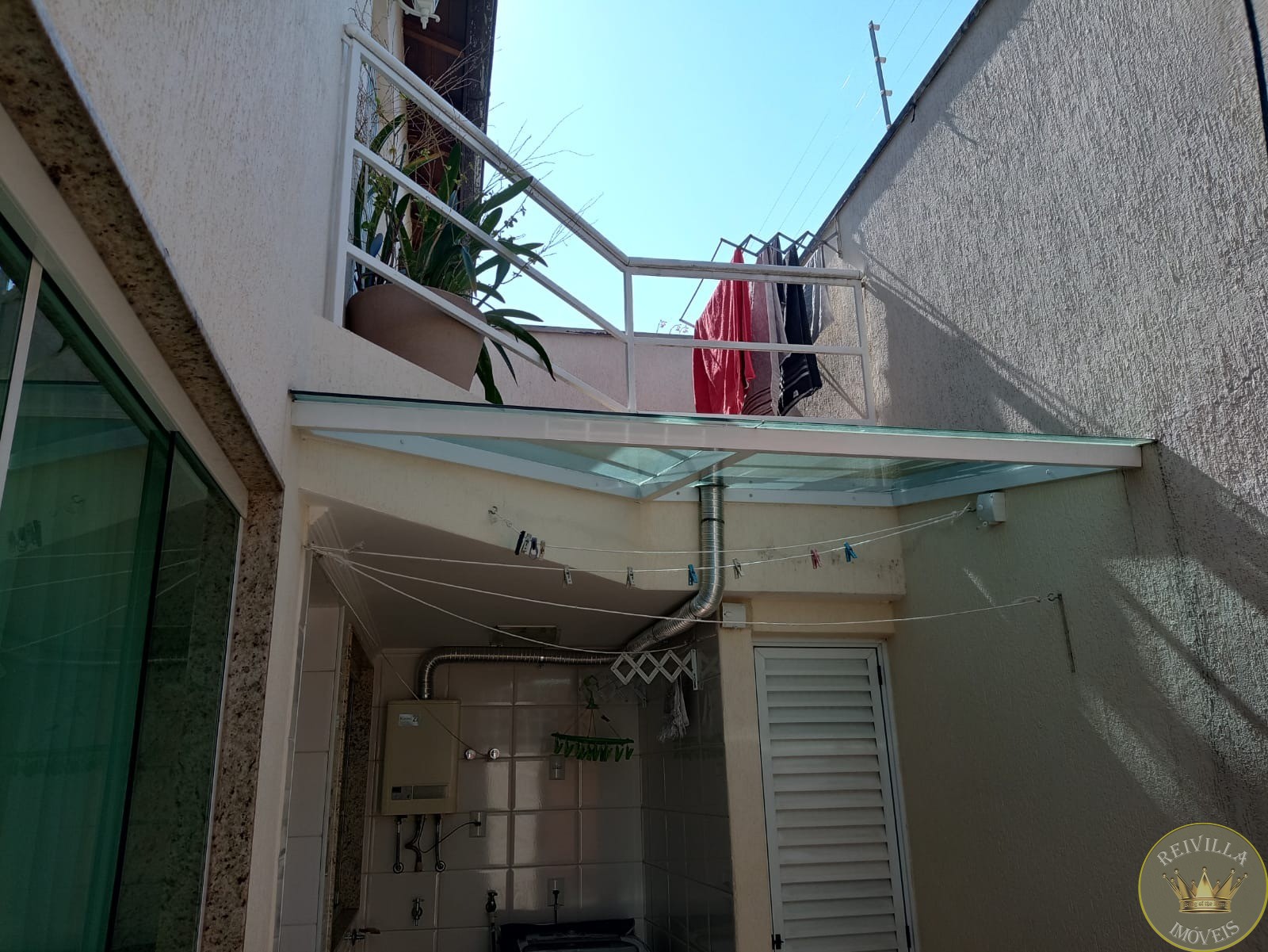 Excelente sobrado em condomínio fechado alto padrão ,com 220 m²