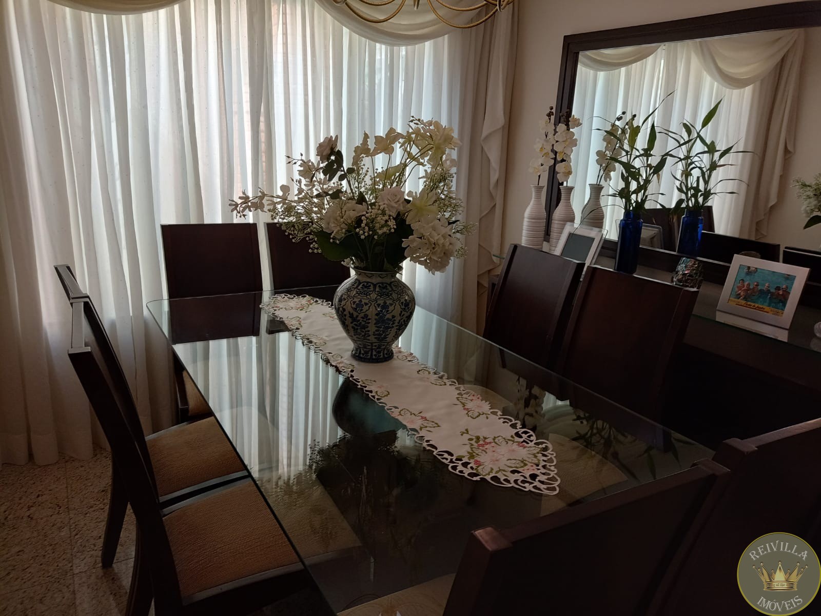 Excelente sobrado em condomínio fechado alto padrão ,com 220 m²