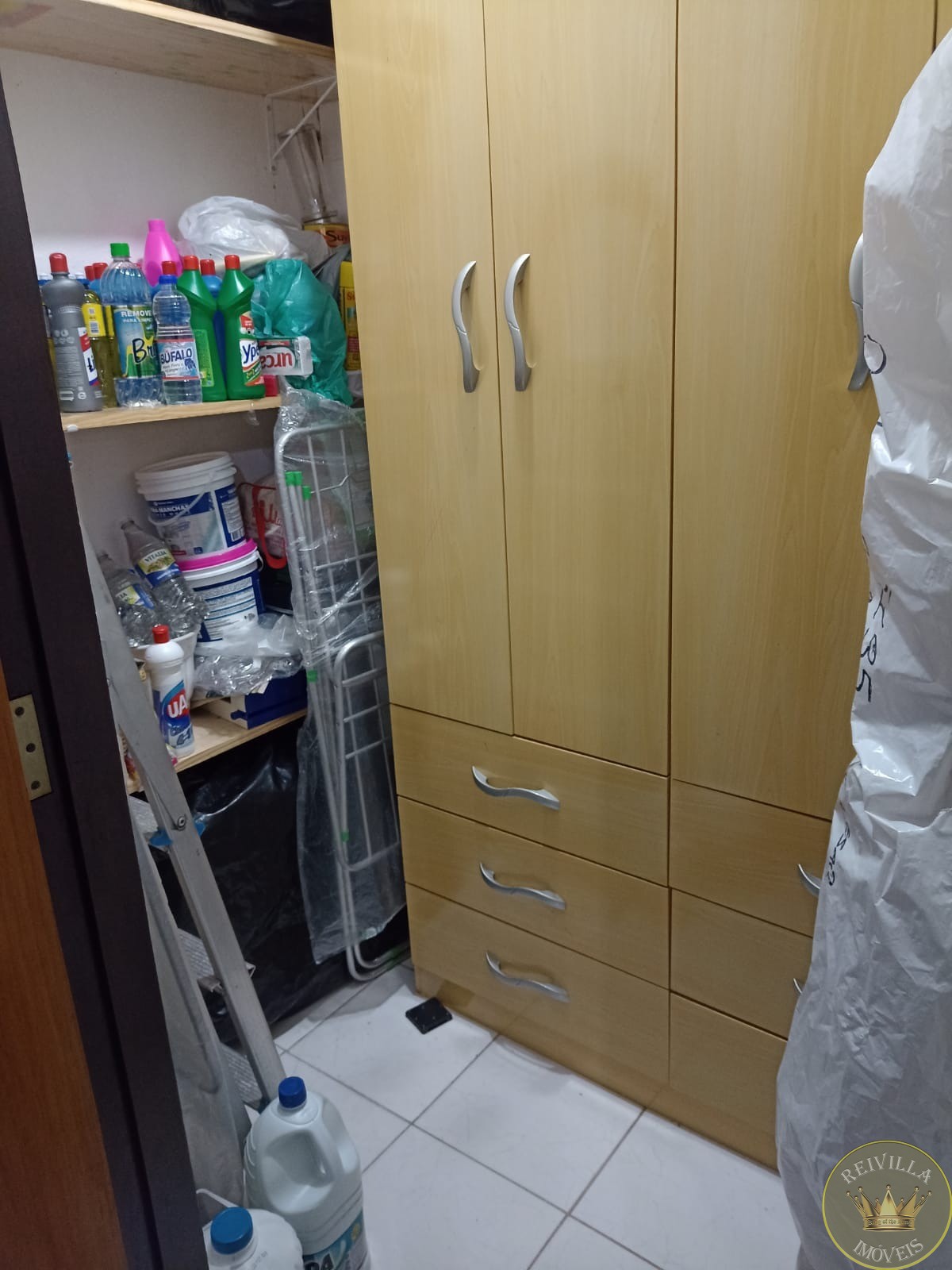 Excelente sobrado em condomínio fechado alto padrão ,com 220 m²