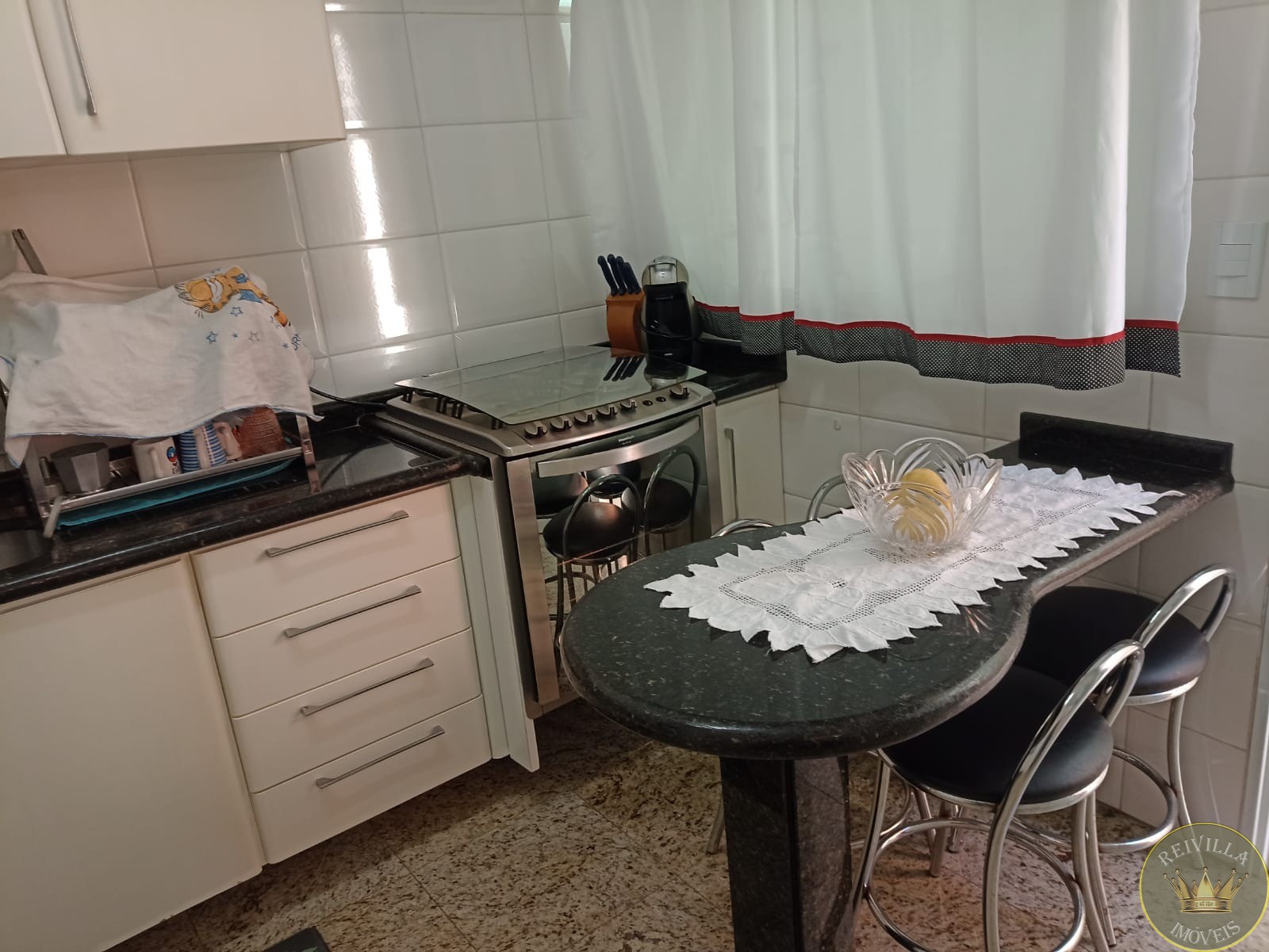 Excelente sobrado em condomínio fechado alto padrão ,com 220 m²