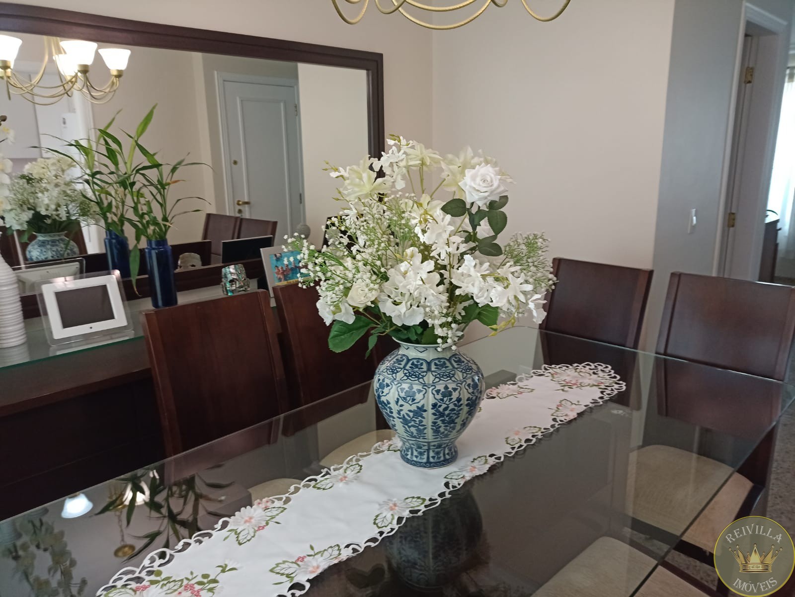Excelente sobrado em condomínio fechado alto padrão ,com 220 m²