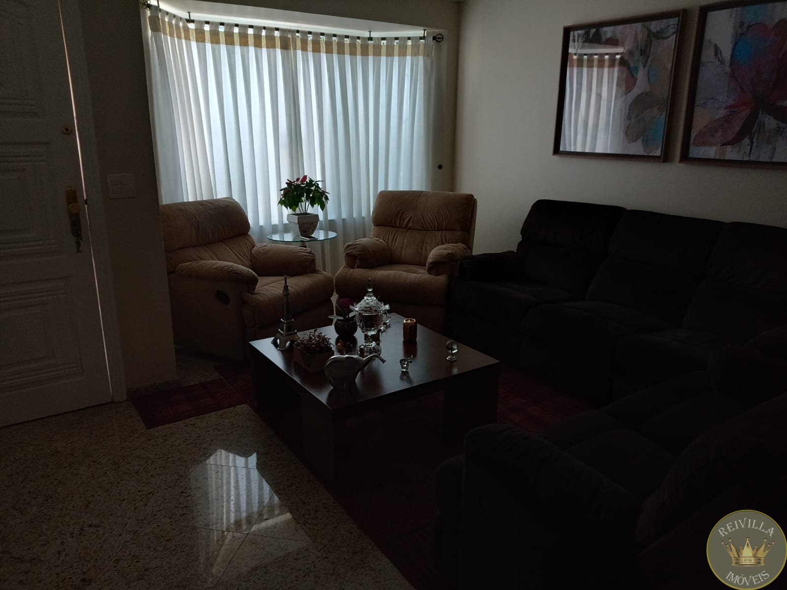 Excelente sobrado em condomínio fechado alto padrão ,com 220 m²
