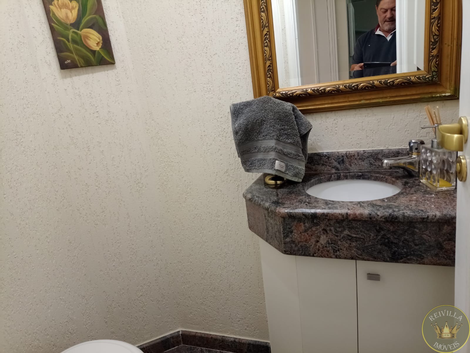 Excelente sobrado em condomínio fechado alto padrão ,com 220 m²
