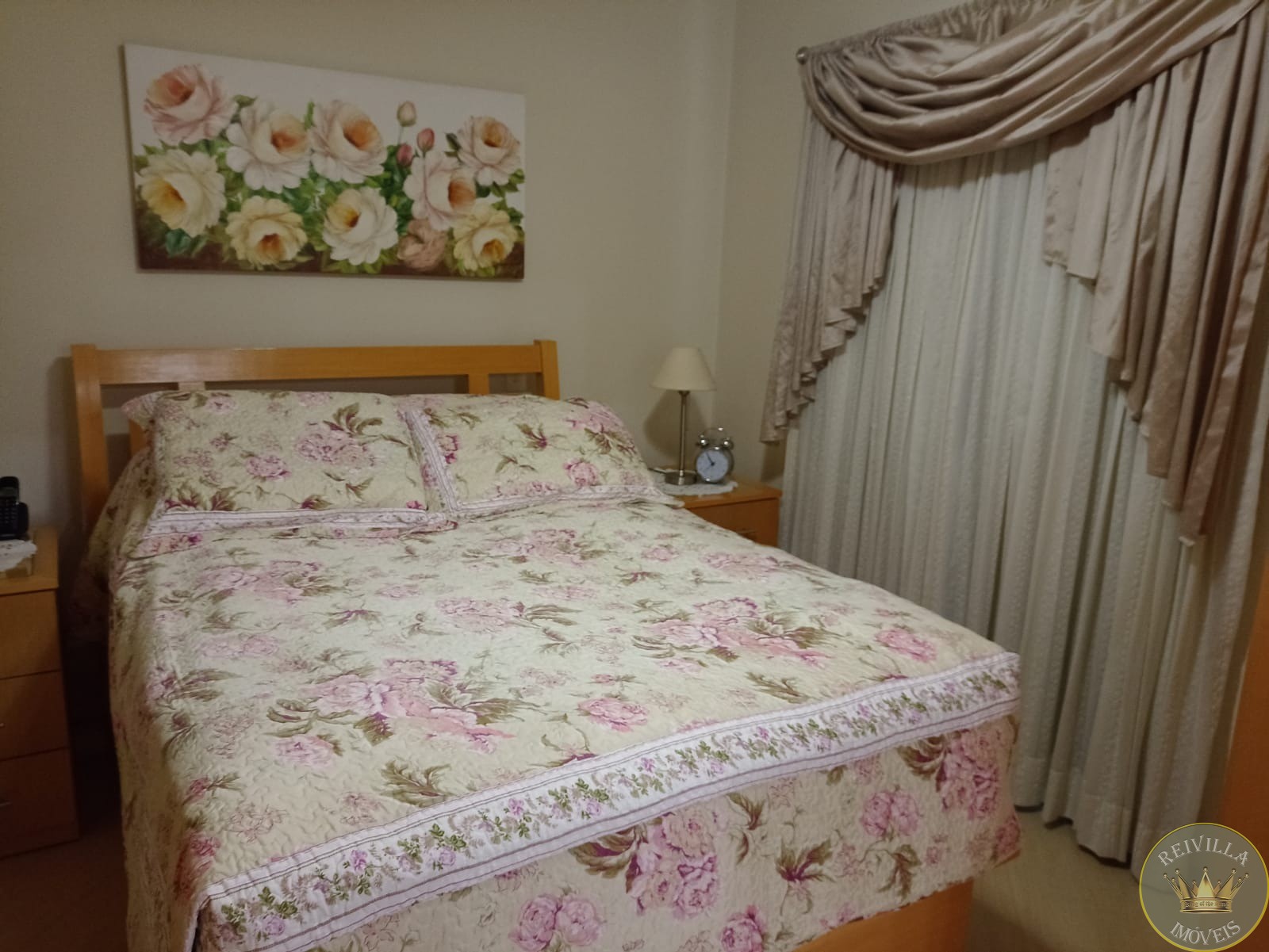 Excelente sobrado em condomínio fechado alto padrão ,com 220 m²