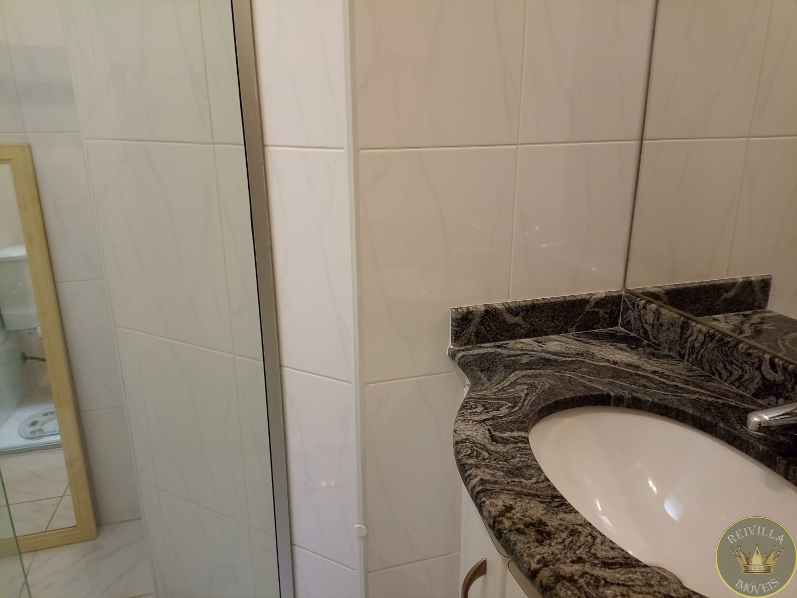 Excelente sobrado em condomínio fechado alto padrão ,com 220 m²
