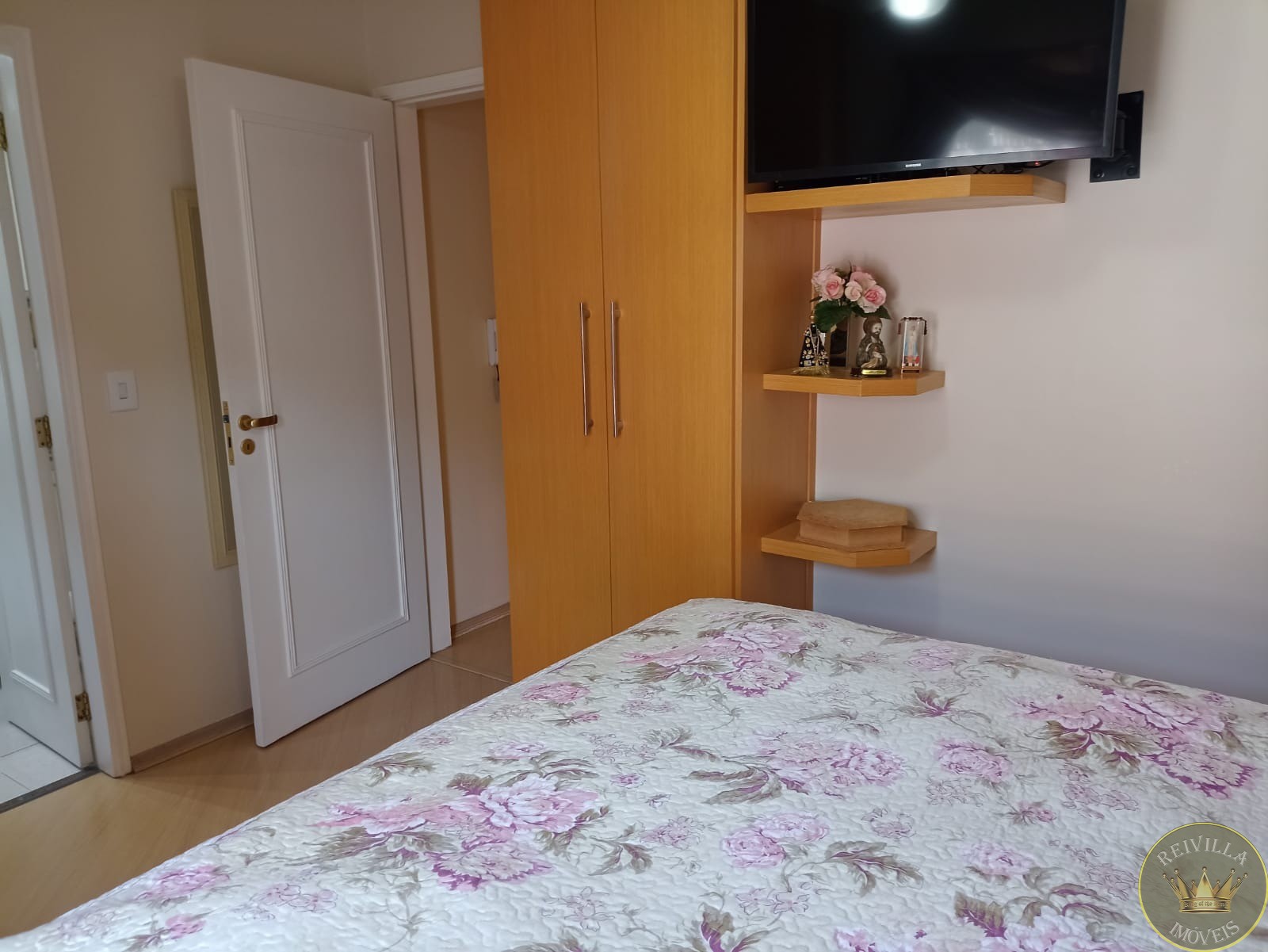 Excelente sobrado em condomínio fechado alto padrão ,com 220 m²
