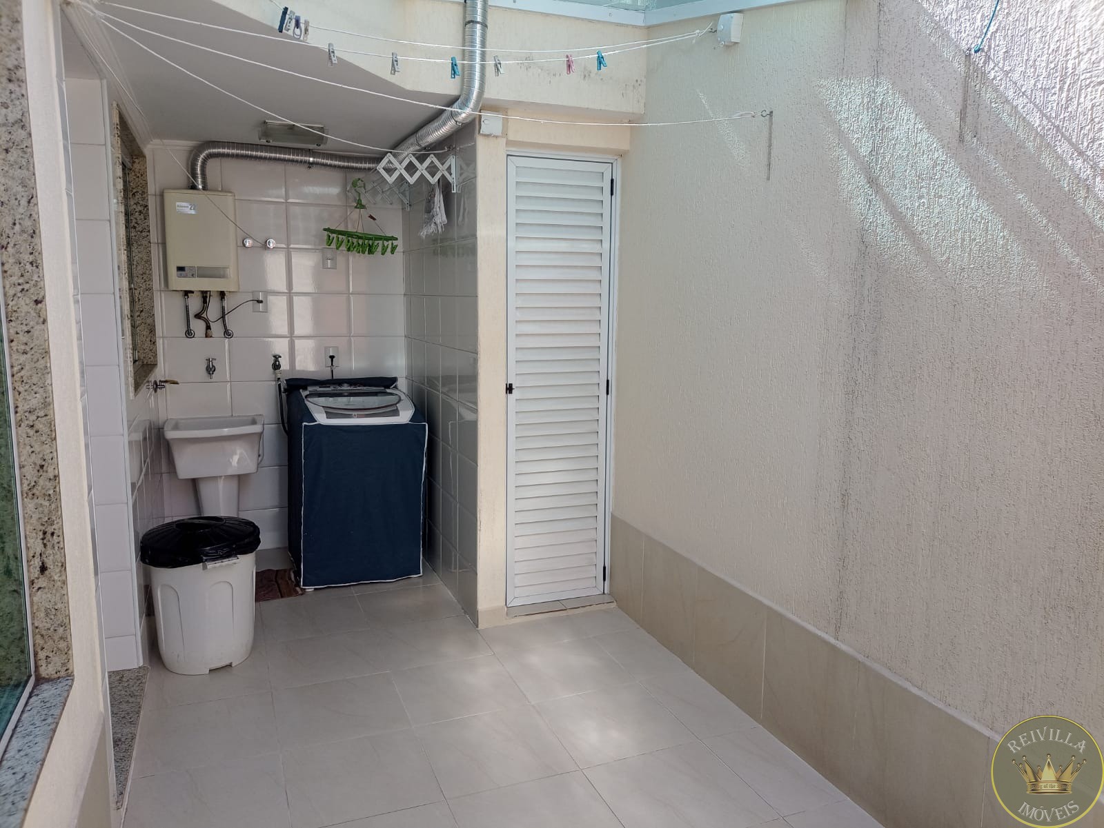 Excelente sobrado em condomínio fechado alto padrão ,com 220 m²