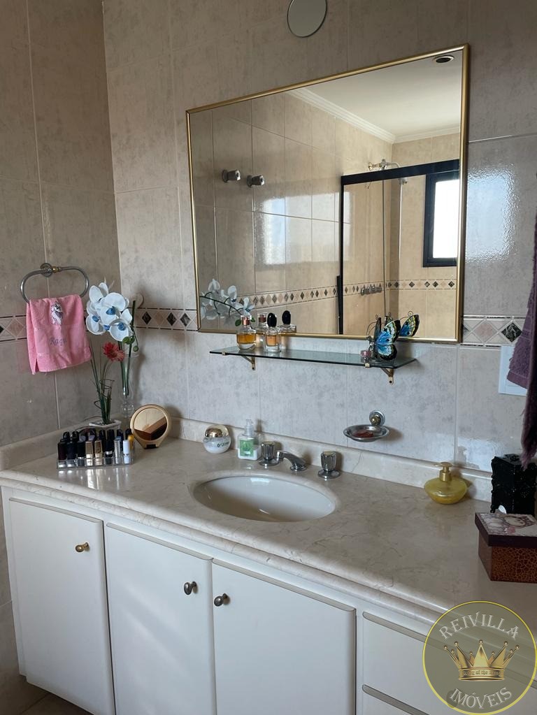 Belíssima cobertura na penha com 254 m², 04 vagas 3 dormitórios, 1 suíte,