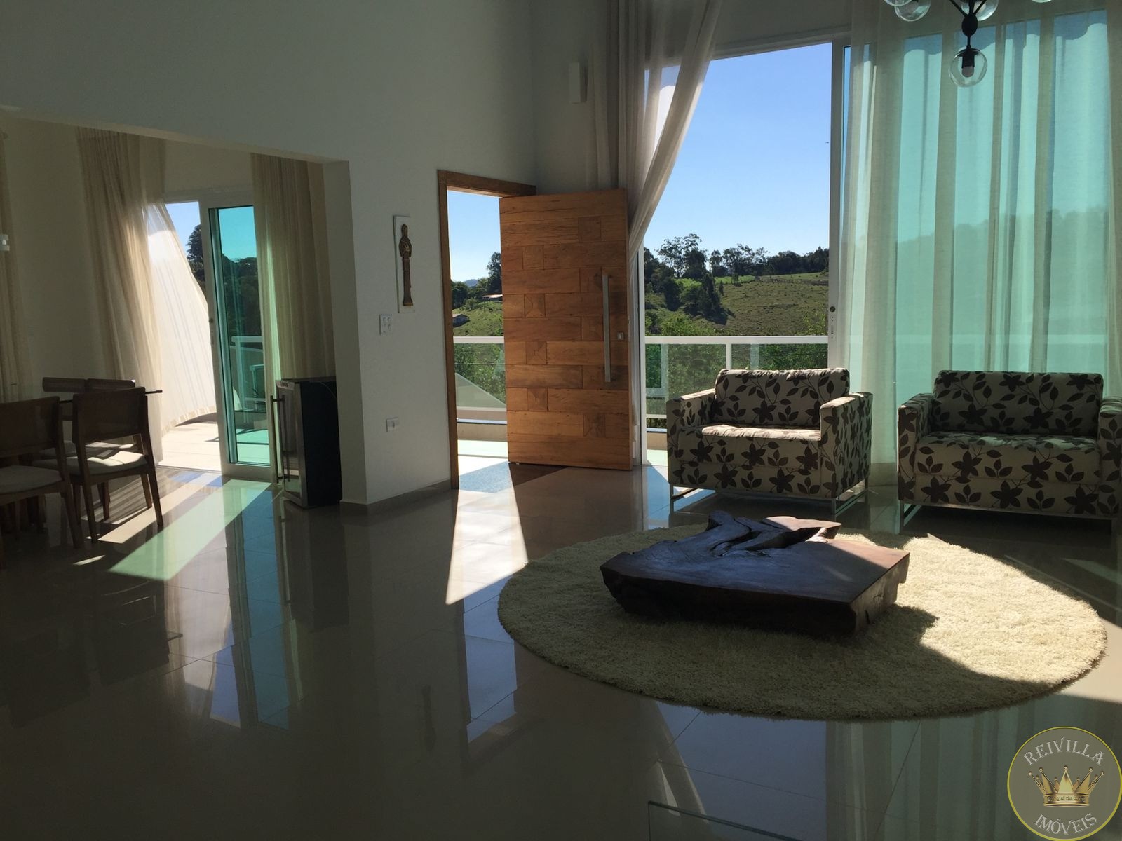 Casa condomínio fechado em piracaia com 420 mts de área cons