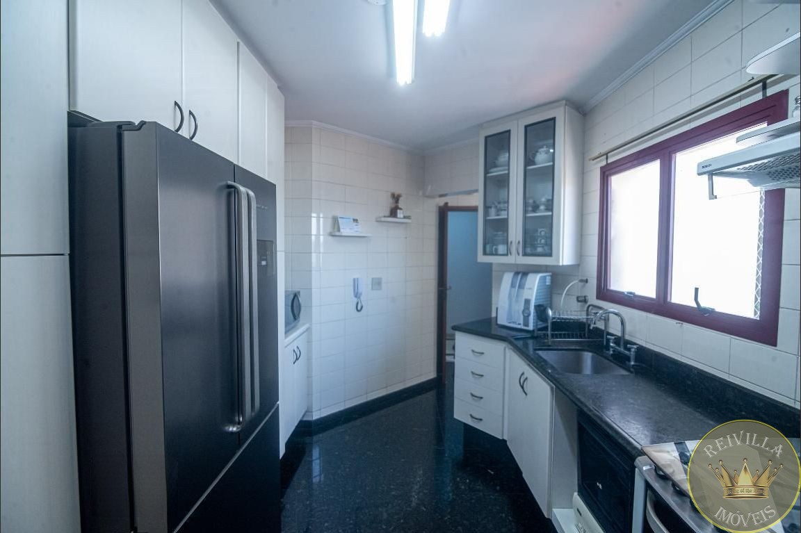 Apartamento com 3 quartos e 01 suíte 4 vagas à venda, 171 m²