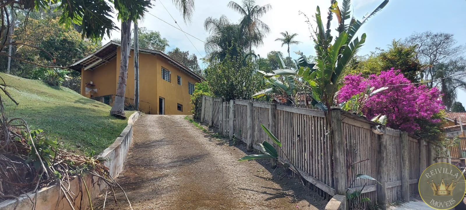 Vendo uma linda chacara pé na agua em piracaia -24.000m²