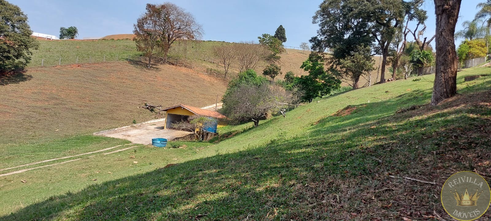 Vendo uma linda chacara pé na agua em piracaia -24.000m²