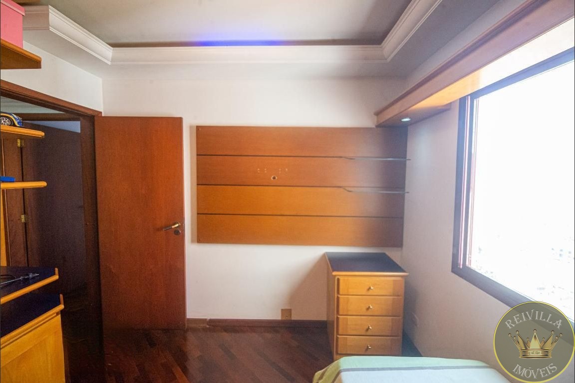 Apartamento com 3 Quartos e 01 suíte 4 vagas à Venda, 171 m² -