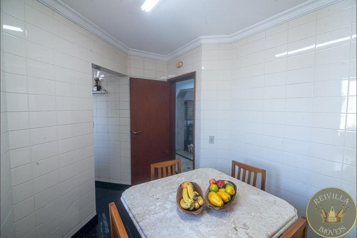 Apartamento com 3 Quartos e 01 suíte 4 vagas à Venda, 171 m² -