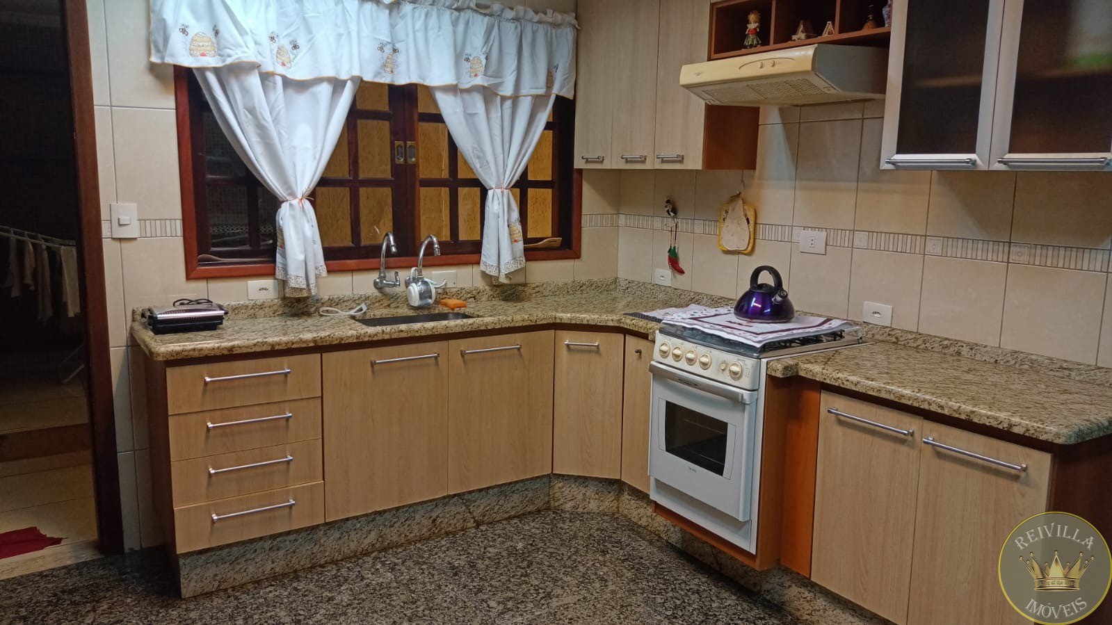 Excelente casa vila graciosa com tres suítes, lavabo, salas,