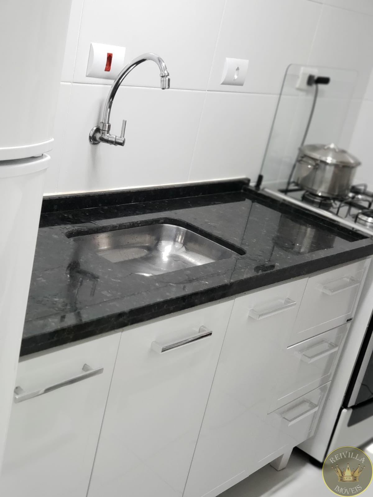 Apartamento bras, do lado do metro, 60 metros, 2 dorms, vaga livre e coberta
