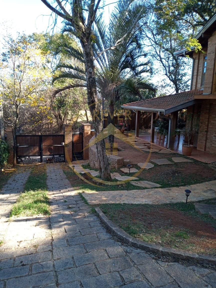 Casa à venda com 3 quartos, 210m² - Foto 4