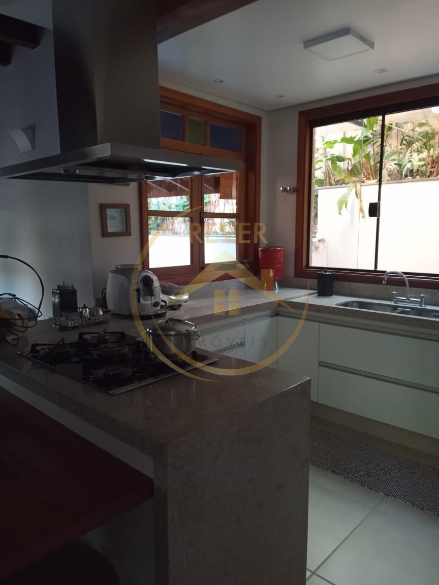 Casa à venda com 3 quartos, 210m² - Foto 3