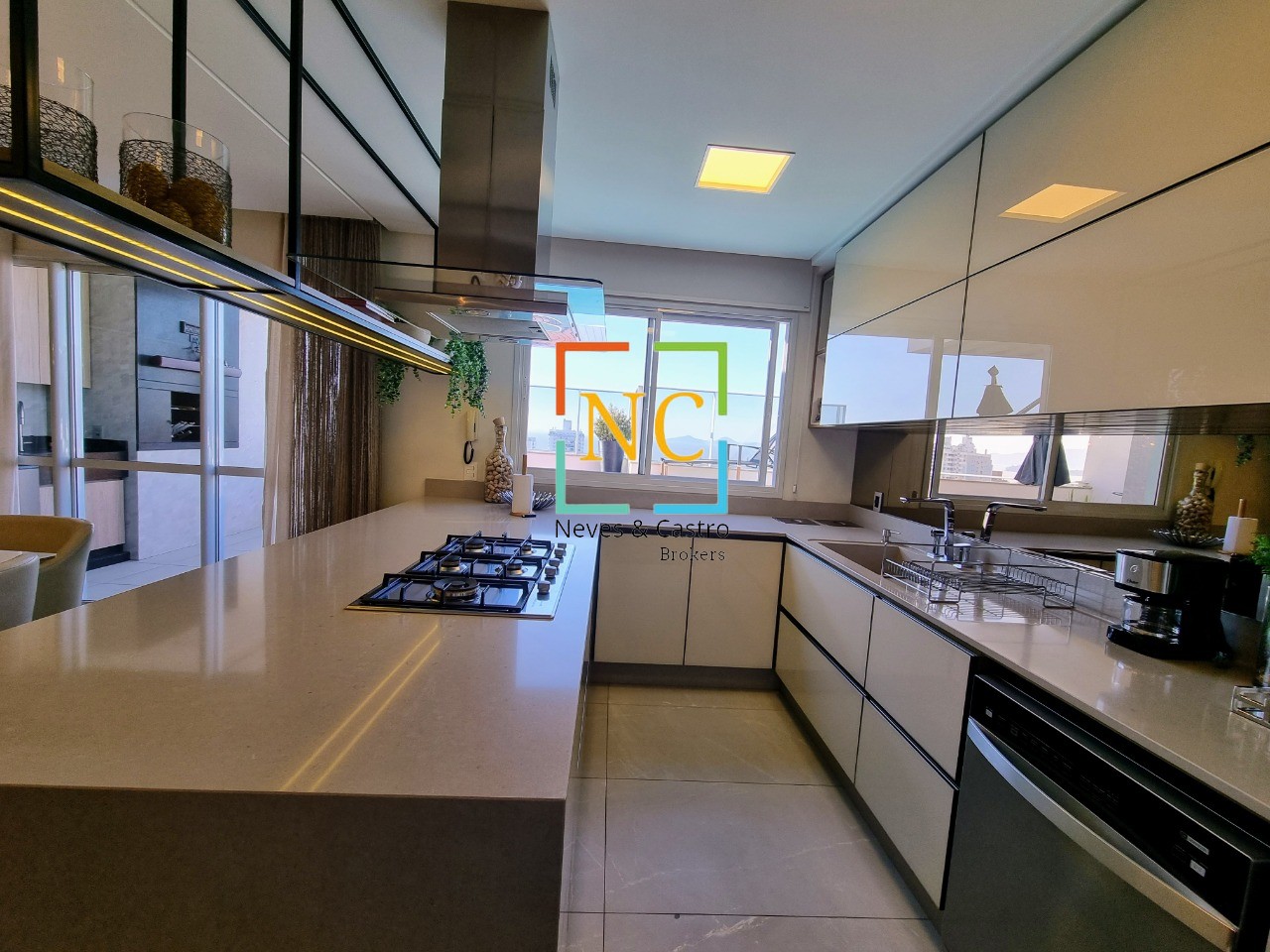 Cobertura, 3 quartos, 187 m² - Foto 4