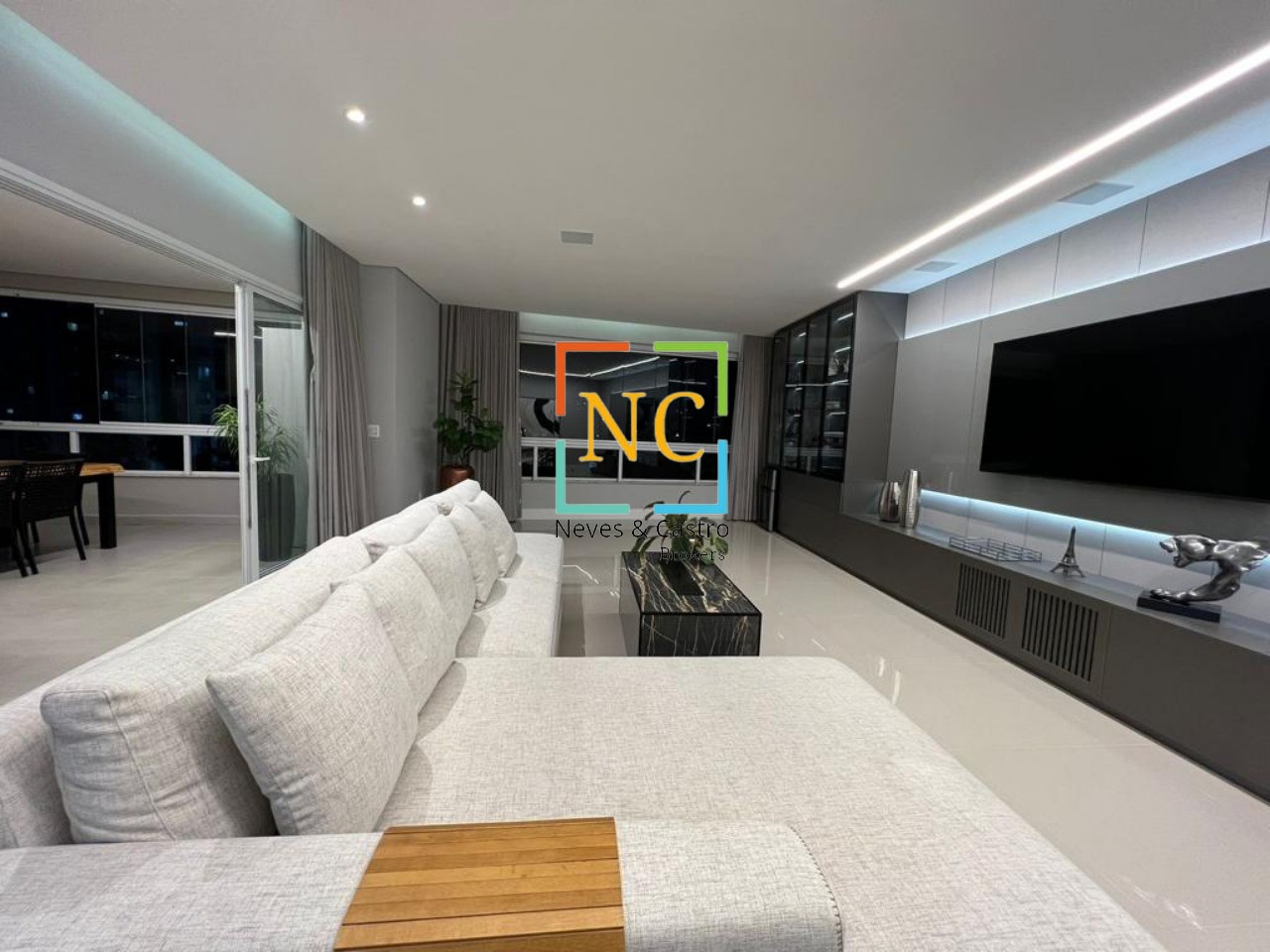 Cobertura, 3 quartos, 215 m² - Foto 13