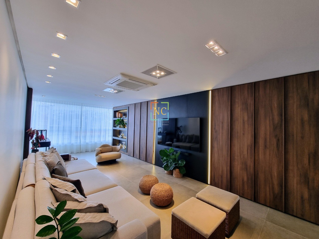 Cobertura, 3 quartos, 248 m² - Foto 1
