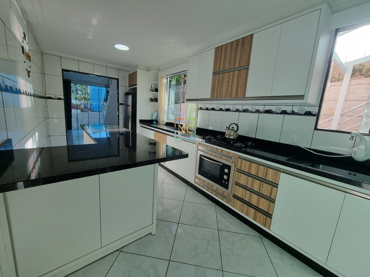 Casa, 4 quartos, 240 m² - Foto 6