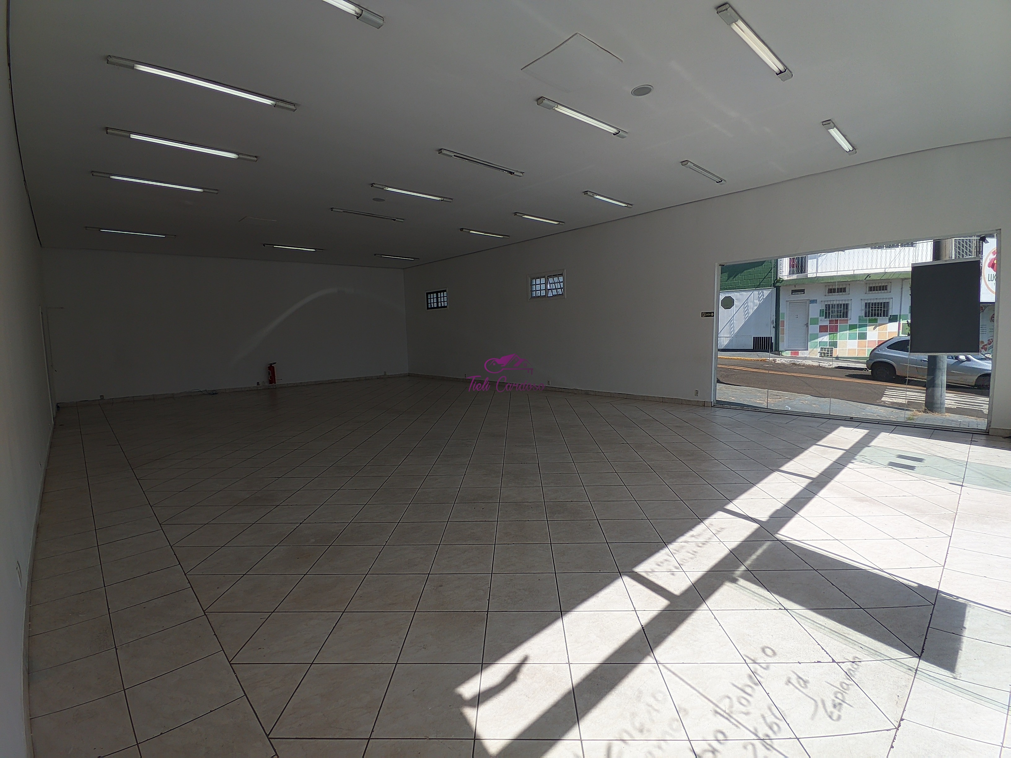 Loja-Salão, 220 m² - Foto 1