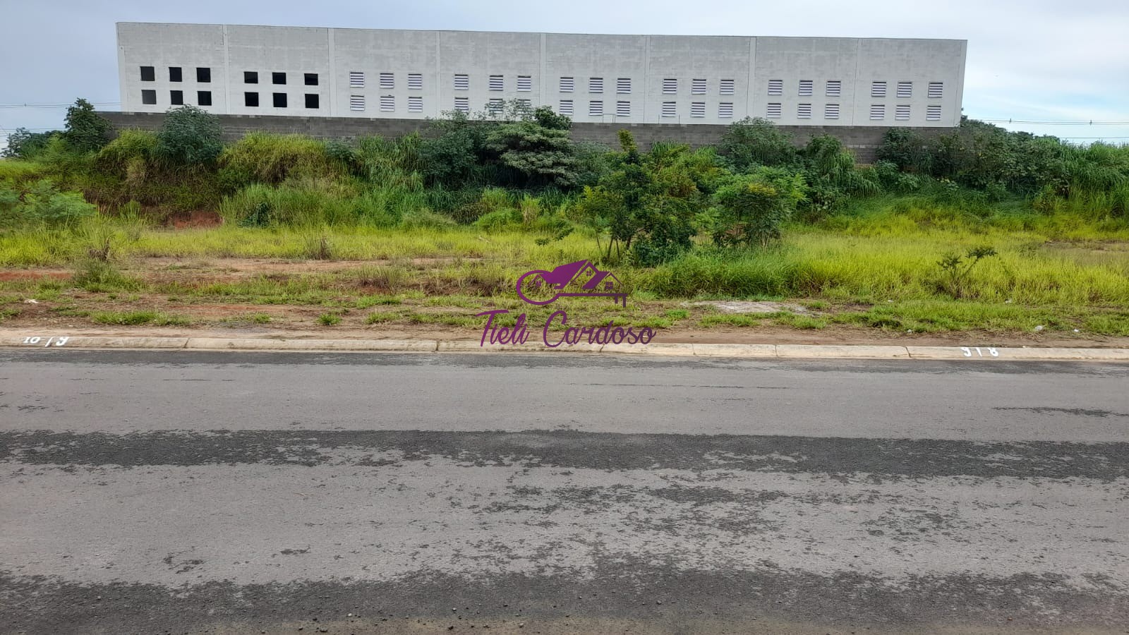 Loteamento e Condomínio, 500 m² - Foto 1