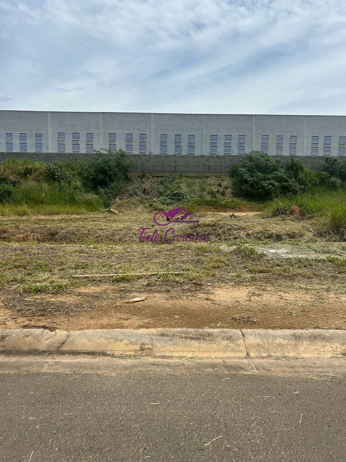 Loteamento e Condomínio, 500 m² - Foto 1