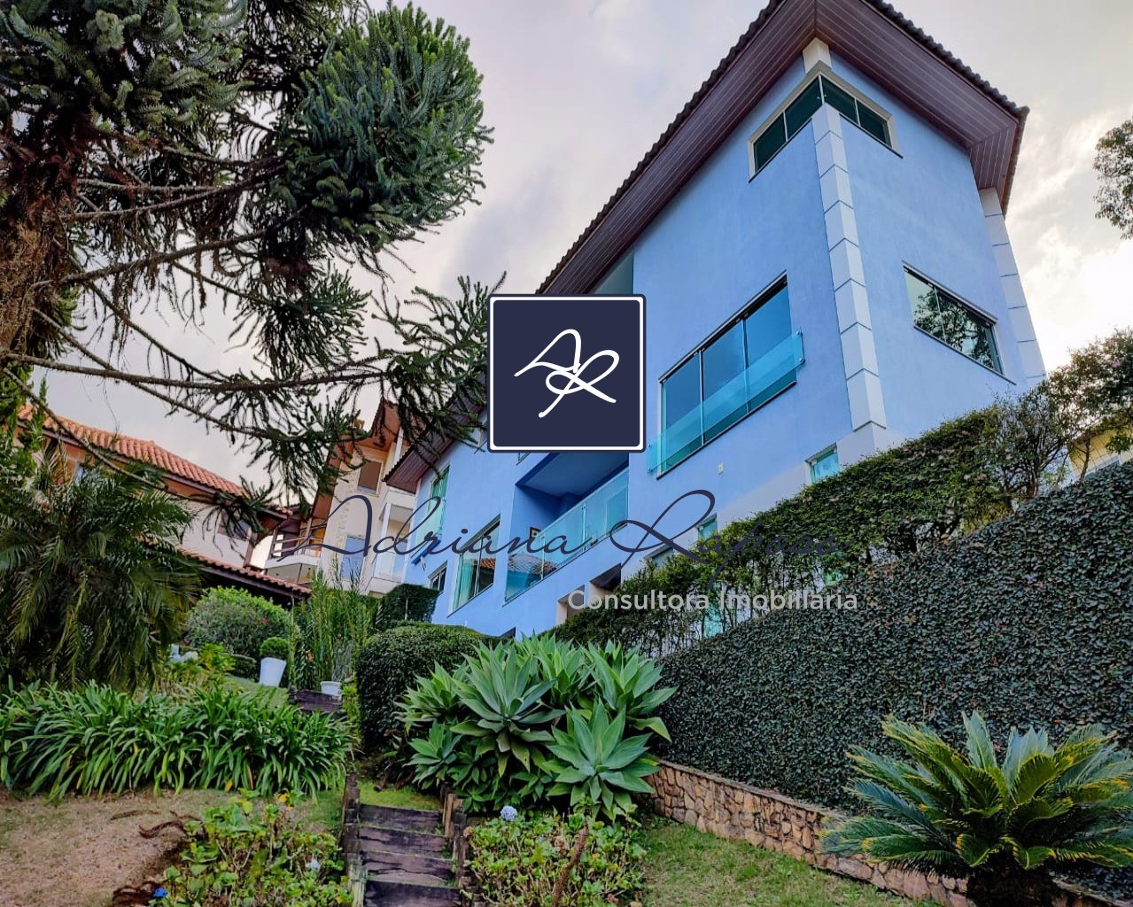 Casa para Comprar em VARGEM GRANDE - TERESÓPOLIS - RJ