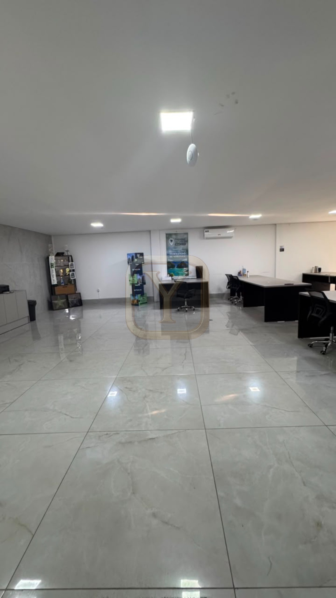 Imóvel Comercial - Locação - Isaac Póvoas - 300 m²