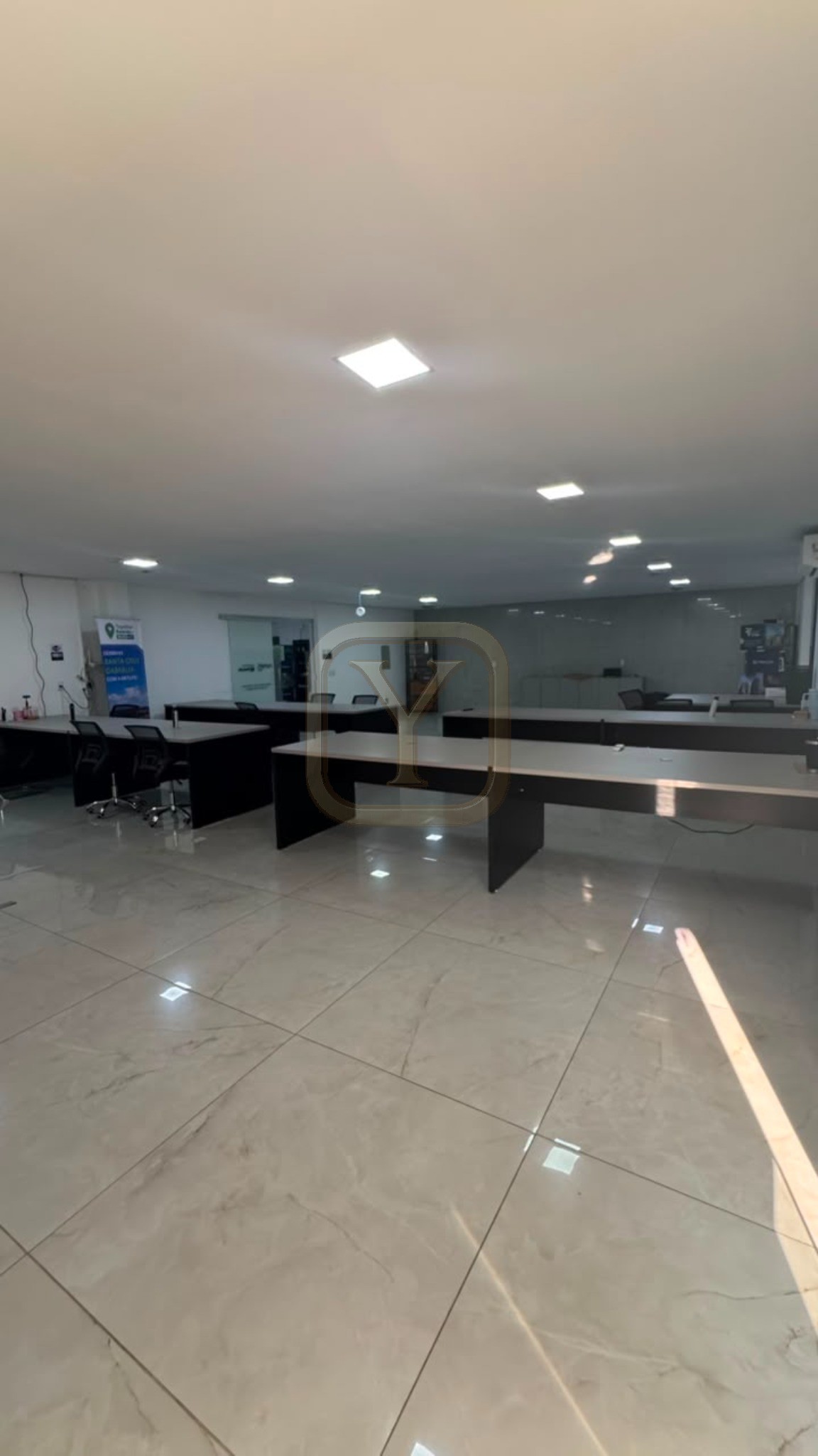 Imóvel Comercial - Locação - Isaac Póvoas - 300 m²