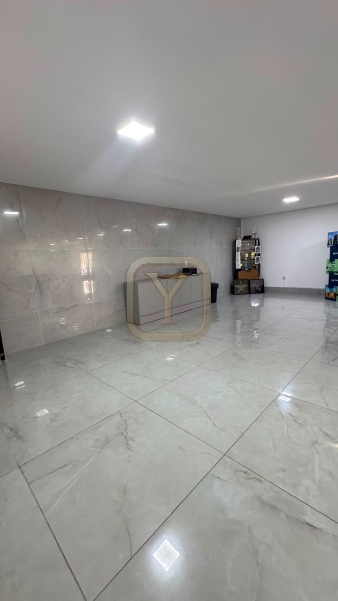 Imóvel Comercial - Locação - Isaac Póvoas - 300 m²